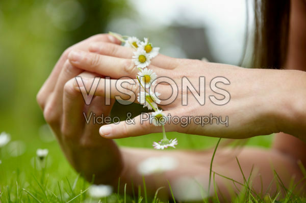 Chain of daisies Chain of daisies