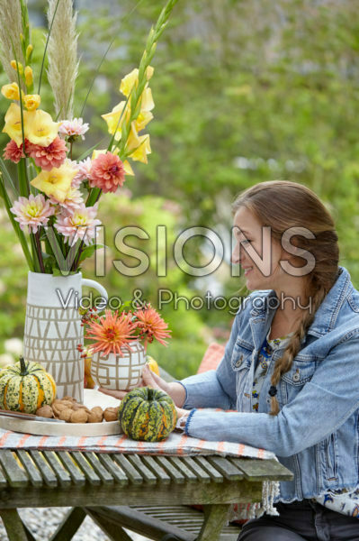 Decorating garden table Decorating garden table