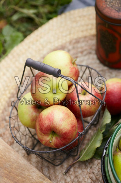 Apples in basket Apples in basket
