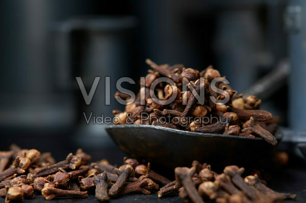 Syzygium aromaticum, cloves Syzygium aromaticum, cloves